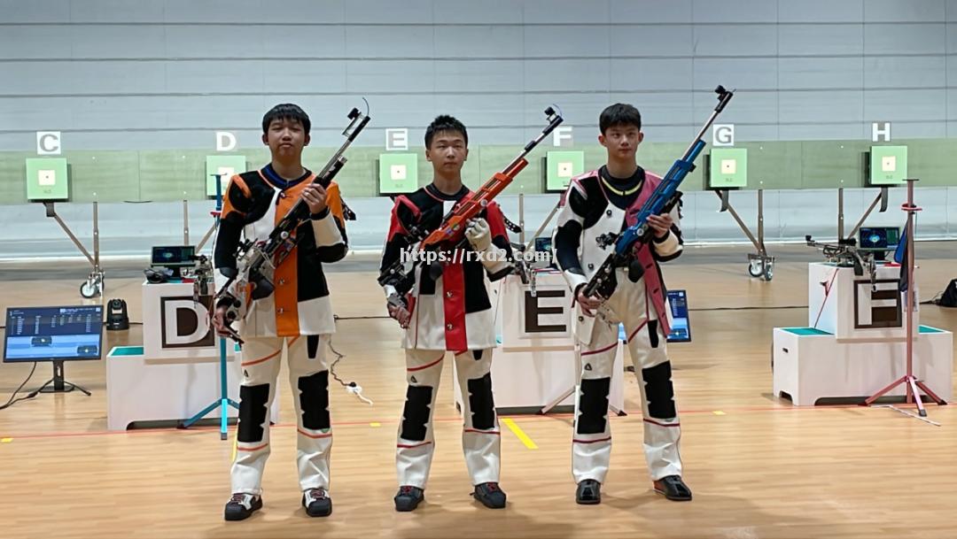 西班牙选手在射击比赛中获得银牌